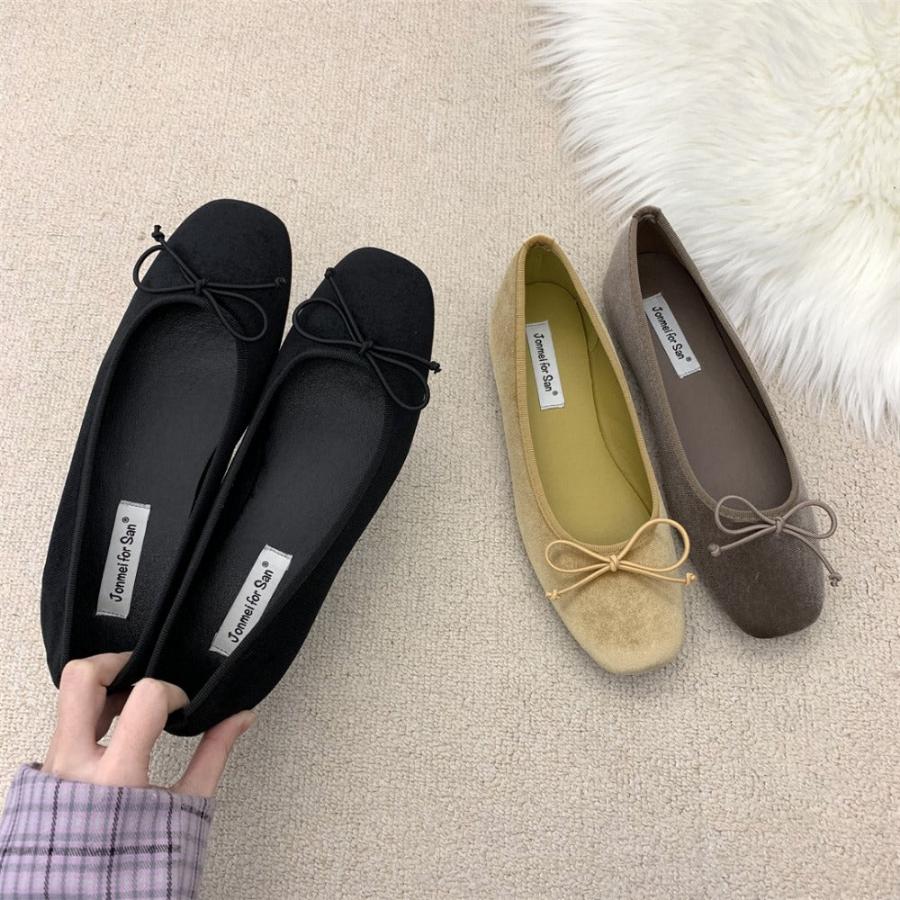 Retro Slip on Flat Shoes Velvet Flats Shoes Comfortable Ballet Flats Pointed Toe Flats Women's Flats