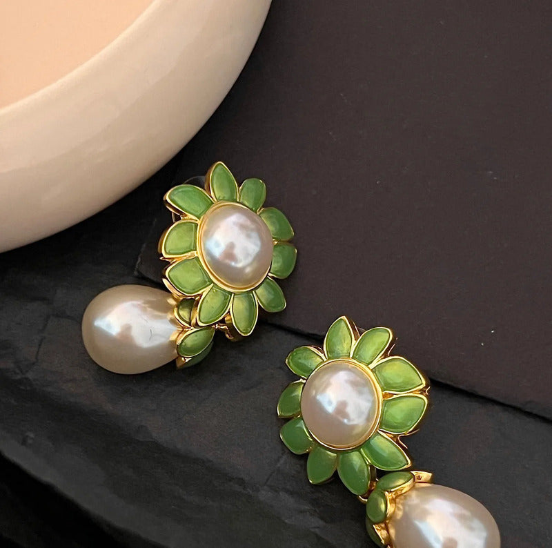 Flower Personalized Creative Pearl Earrings with 925 Silver Stud