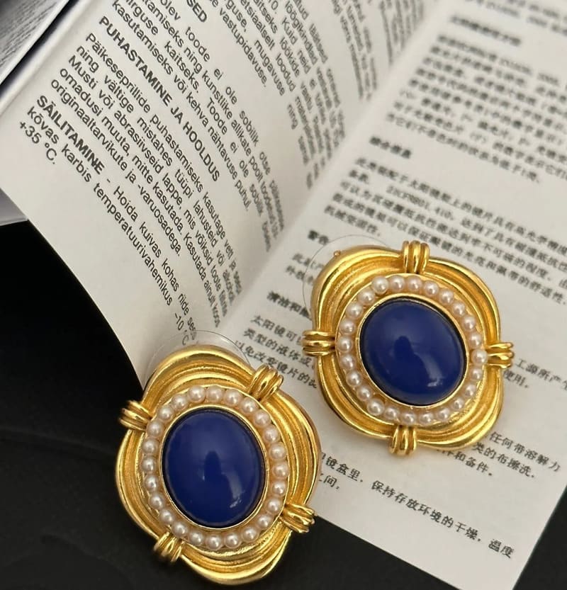 Retro Elegant Sapphire Blue Embossed Edge Earrings with 925 Silver Stud