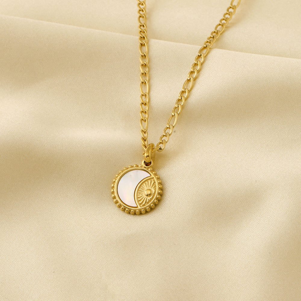Linglang Chic 18K Gold Plated Moon Necklace Pendant Necklace Choker Vintage Jewelry Gift for Girls