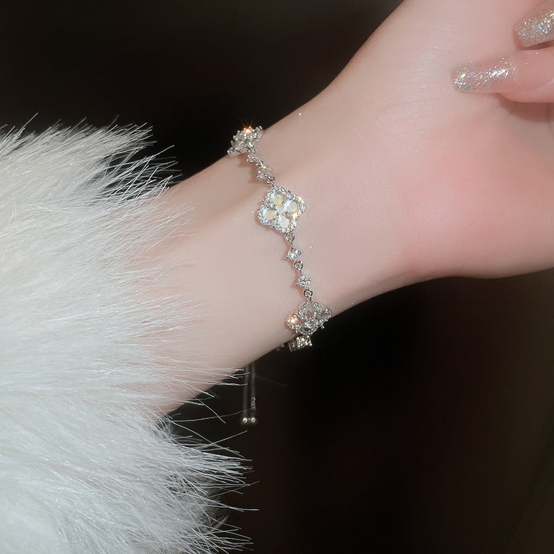 Linglang Elegant Gold Plated Bracelet Dainty Adjustable Zirconia Bracelet Hypoallergenic Summer Jewelry