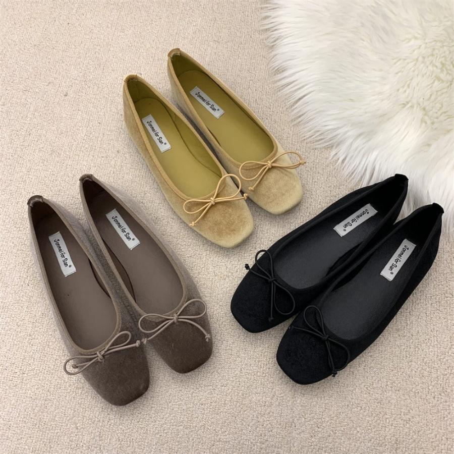 Retro Slip on Flat Shoes Velvet Flats Shoes Comfortable Ballet Flats Pointed Toe Flats Women's Flats