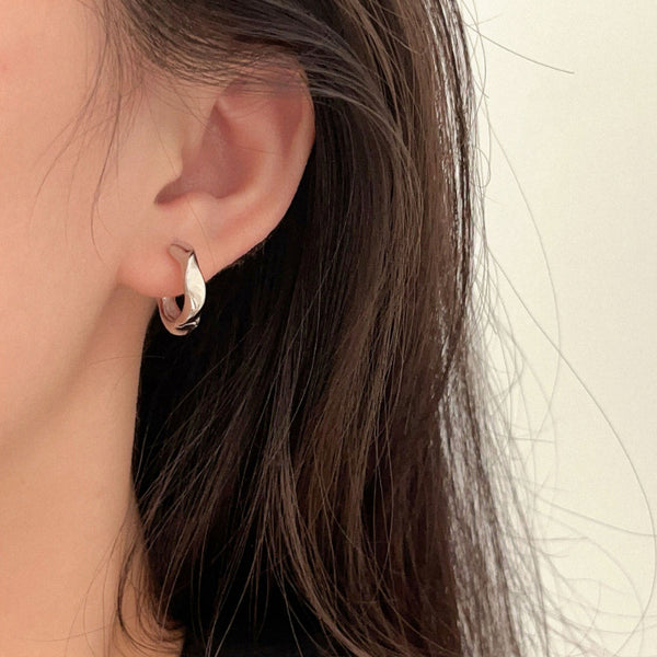 ★人氣★MONDAY EDITION★MOBIUS RING PENDANT EARRINGS ☆人氣☆MONDAY EDITION☆MOBIUS RING PENDANT EARRINGS (Monday
